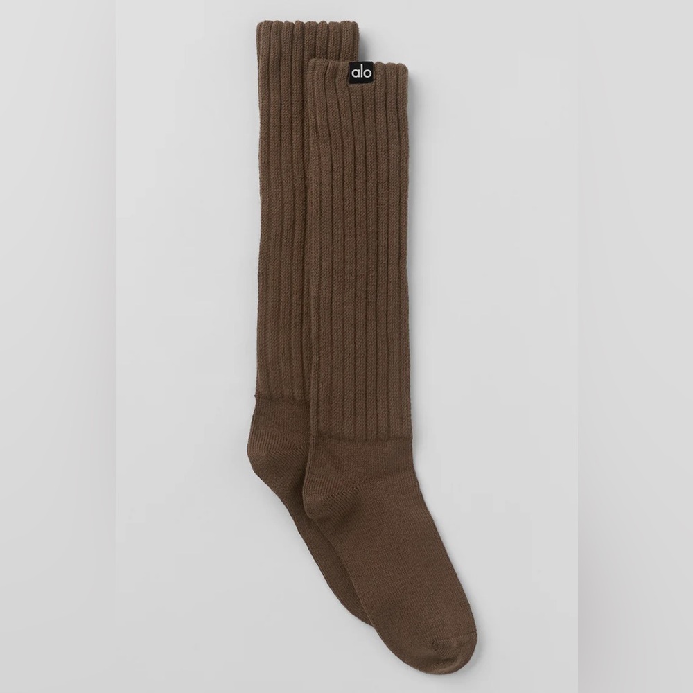 Alo Yoga Ribbed Scrunch Crew Socks Espresso Brown Unisex OS Athleisure